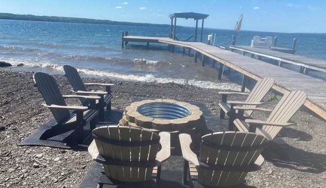 Level lakefront in Lodi