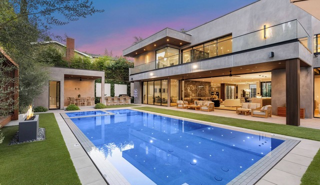 Levitt Lane - Contemporary Modern Two-Level Sherman Oaks Home
