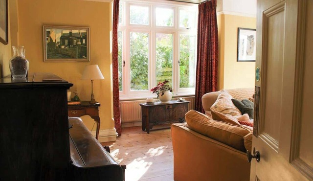 Lewes Sauna House · Modern Interiors, Castle Views