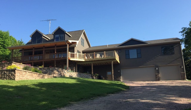 Lewis and Clark Lake Home/Loft for Rent/Lake View Property and Lake Access