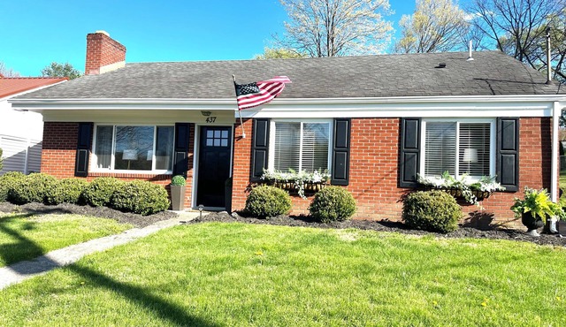 Lewisburg’s Southern Bell, a charming bungalow with a Southern feel!