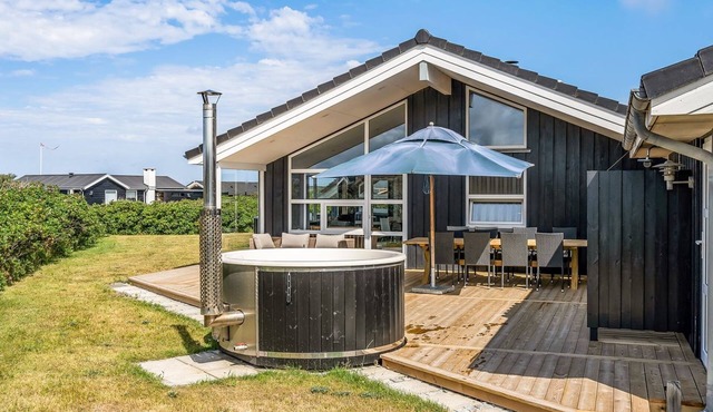 "Lex" - 150m from the sea by Interhome