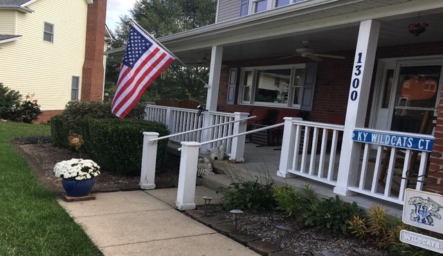 Lexington Apt. with parking & private entrance Preview listing