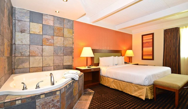 Lexington Inn & Suites NW Chicago Elgin