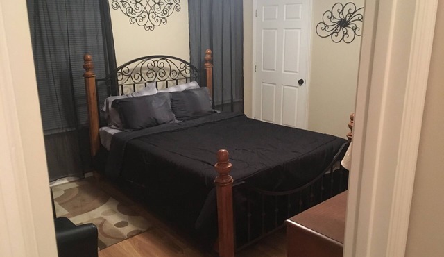 Lexington’s Premier Cul De Sac Townhome 2BR, 2.5BA, 1100 sqft