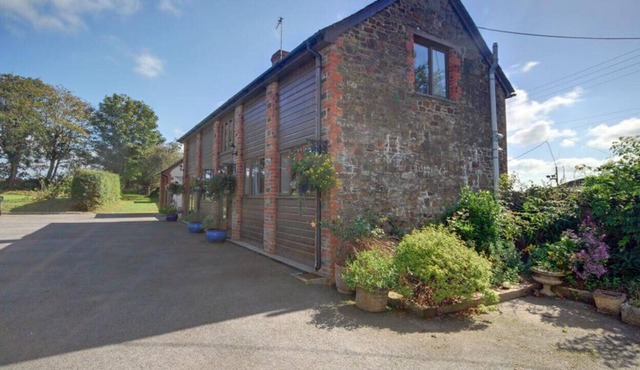 Leyland Barn - Two Bedroom House, Sleeps 4