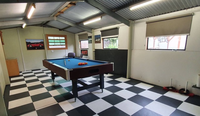 Lg Comfy Family home on Illalong-Self Checkin-WiFi