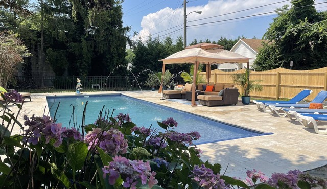 Lg Victorian, New Resort-likePrivate Pool, Beds for 17, 10min to SH beach