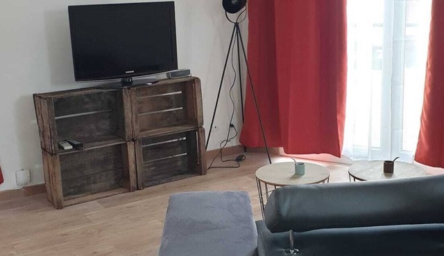 Lhacienda cozy apartment 800m from the beaches in the heart of the 8th arrondissement