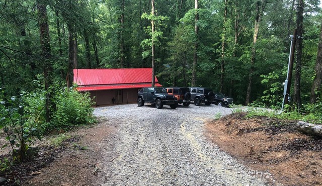 LIAHN CABIN AT WINDROCK RIDGE .RIDE TO THE TRAILS IN A MINUTE, RIDE,RELAX,REPEAT