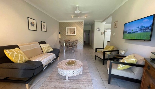 Liana 4 ~ Beach Lovers All at your finger tips