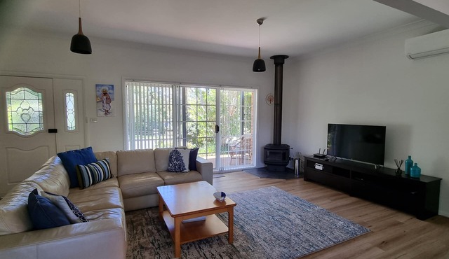 liandys@lakeconjola - close to lake, dog friendly