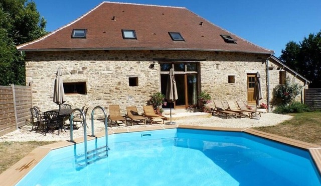 Liberte Barn with private heated swimming pool secure garden dog freindly