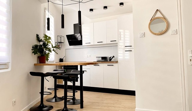 Liberté: fully-equipped 2-room apartment in city center