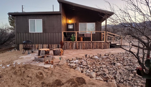 Liberty Casa ...Private cabin in quiet Campe Verde with mountain views