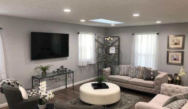 Liberty House ♦ Near Kings Island & Liberty Centre - 6703