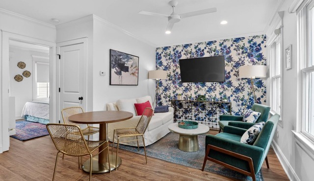 Liberty Lane Carriage House With Garage Spot!