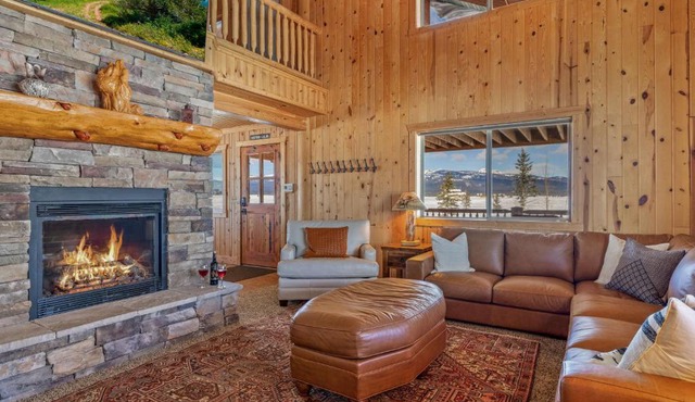 Liberty Lodge by KABINO Hot Tub Air Hockey 3 Living Rooms 7 bedrooms Boat Launch Reservoir ATV Snowmobile Trails WiFi