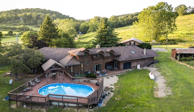 Liberty Lodge Pool & Hot Tub Game Room BBQ