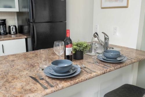 Liberty Village Home 5 mins to Lakeshore!