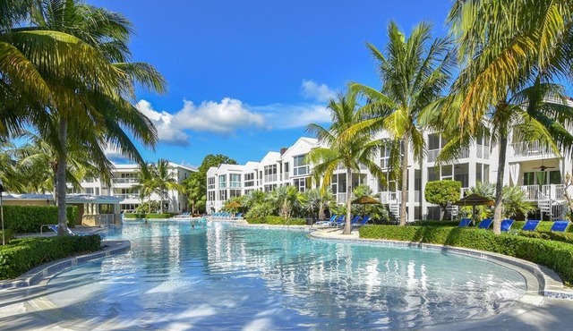 LIC Mgr - MODERN 4 BED 4 BATH VILLA - UPSCALE OCEANFRONT RESORT - INDOOR PICKLEBALL - SPEAKEASY!