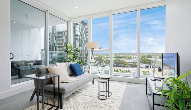 Lidcombe Chic 1-bedroom apartment with fitness room and pool