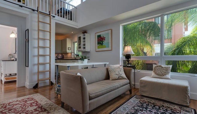 Lido Beach Walk! One block to beach!