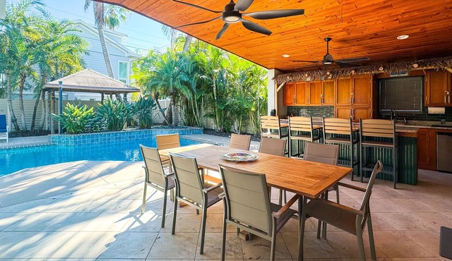 Lido Breeze Tropical Private Pool Home Near Beach & St. Armands