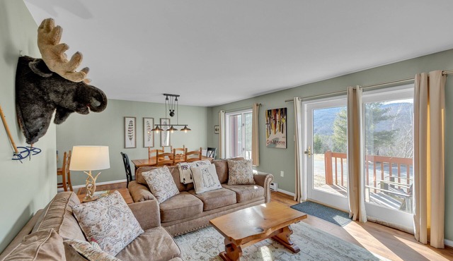 Lies 18n - Cozy & Scenic Mountain Retreat 3 Bedroom Townhouse by The Summit at Gore Mountain