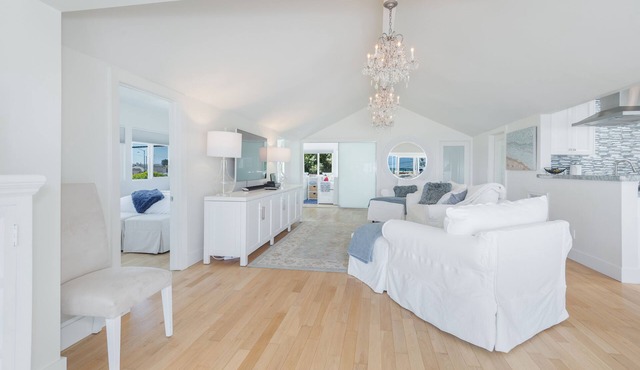 Life is better at the Beach in Malibu! Lux 3 bdr Home Spectacular Ocean Views