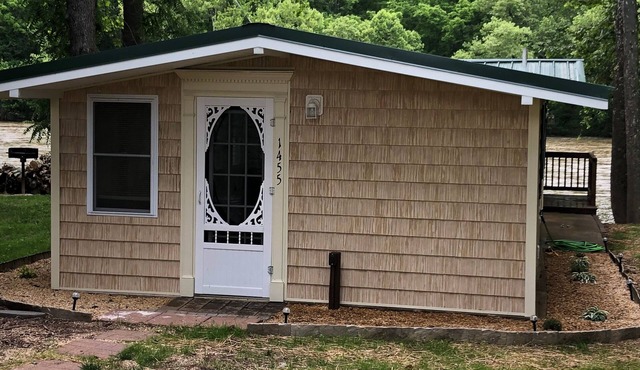 LIFE IS BETTER AT THE SHENANDOAH RIVER AT OUR COZY RIVERFRONT COTTAGE!