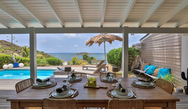 Life IS Good IN CUL DE SAC