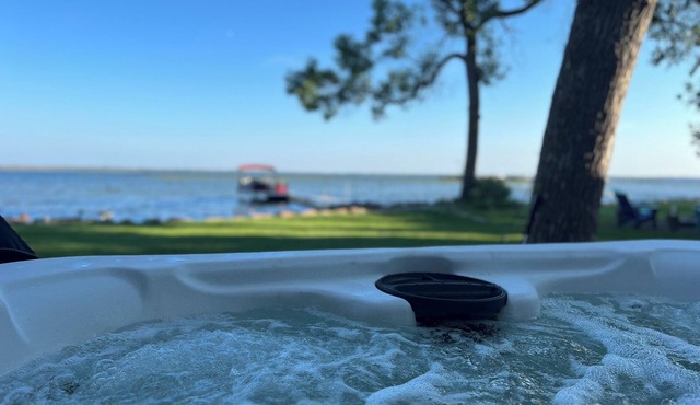 Life Is Good Lodge lakefront, private beach between Brainerd & Nisswa, game room