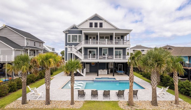 Life Is Grand: Luxury Escape with Pool & Hot Tub