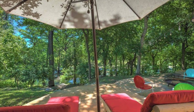 Life is Gruene-Riverfront Luxury-1Mi To GrueneHall