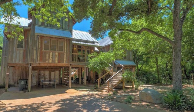 Life is Gruene-riverfront Luxury-1mi To Gruenehall