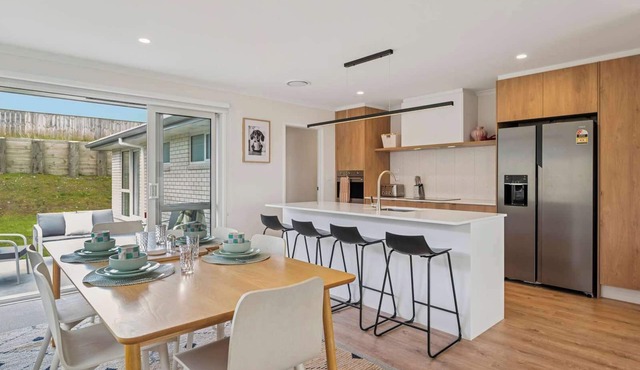 Life on the Rise - 4 Bed 2 Bath Ride to Redwoods Forest