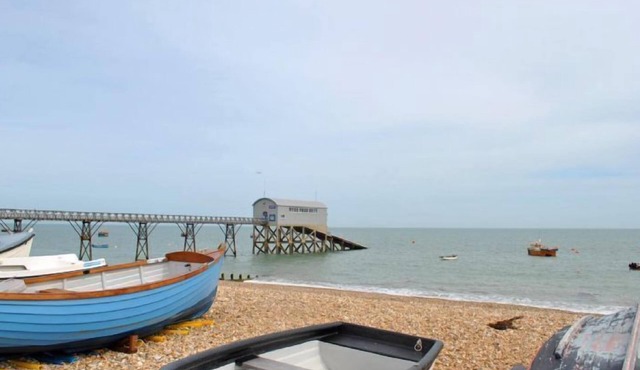 Lifeboat View - a family house that sleeps 10 guests in 5 bedrooms