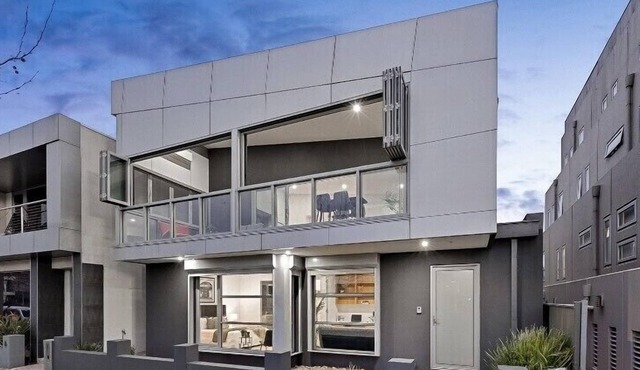 Lifestyle by the Lake