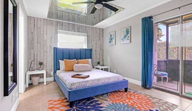 Light & Airy 2-Bedroom Lakeview Condo with Pool