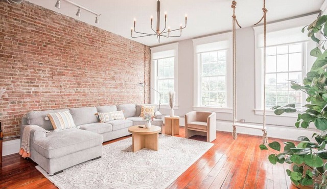 Light & Airy, Spacious 2B 2Bath Downtown City View