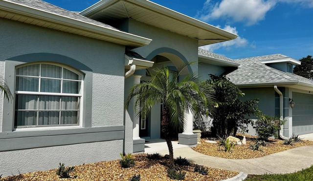 Light and airy, beautifully appointed 3 bed, 3 bath home with sunny pool & spa.