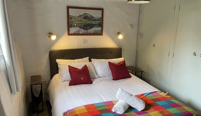 Light and airy traditional Devon Barn, pet friendly!