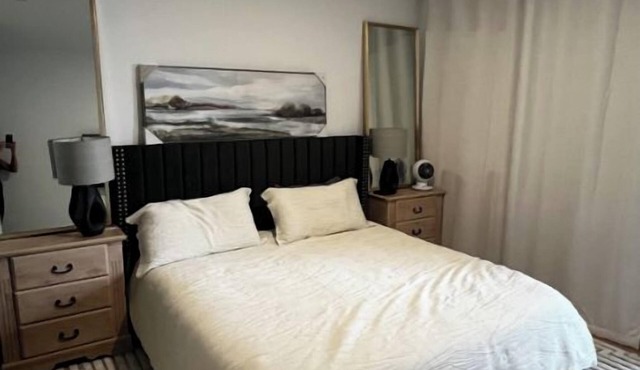 Light and Bright, 1 bedroom, 1 bath apartment.n