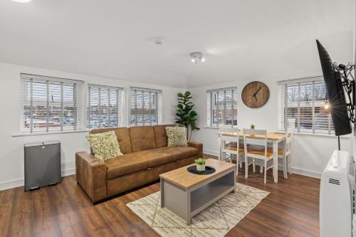 Light And Bright Apartment In The Middle Of Andover