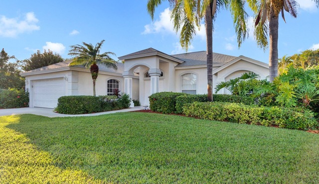 Light and Bright describes this 3/2 Pool home with long beautiful lake views
