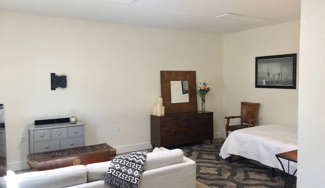 Light and bright studio in Napa