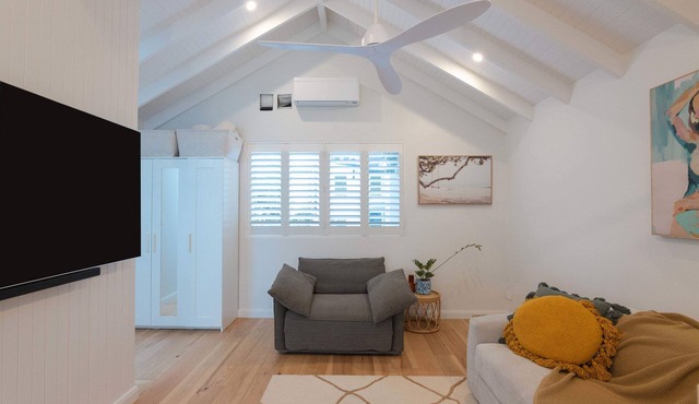 Light, bright and Vibrant Annandale Studio