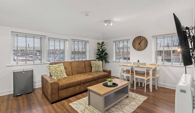 Light & Bright Apartment In The Middle Of Andover