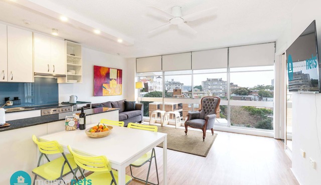 Light Filled 1BR Retreat with Car Park & Pool